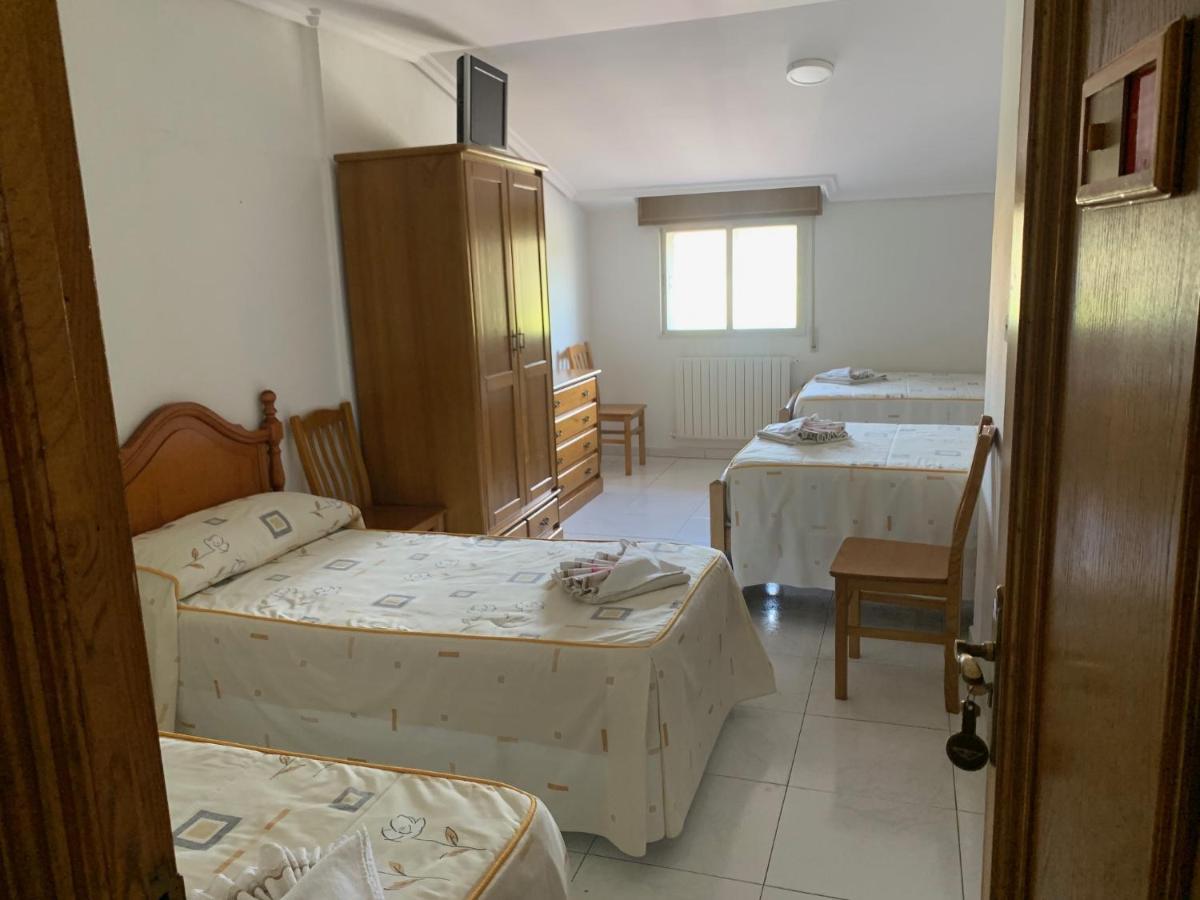Hostal Sequeiros San Ciprián de Viñas エクステリア 写真
