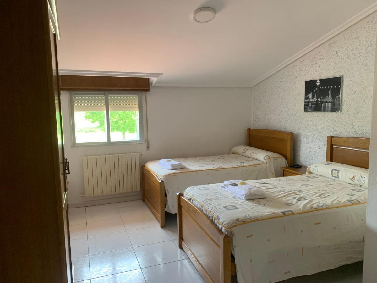Hostal Sequeiros San Ciprián de Viñas エクステリア 写真