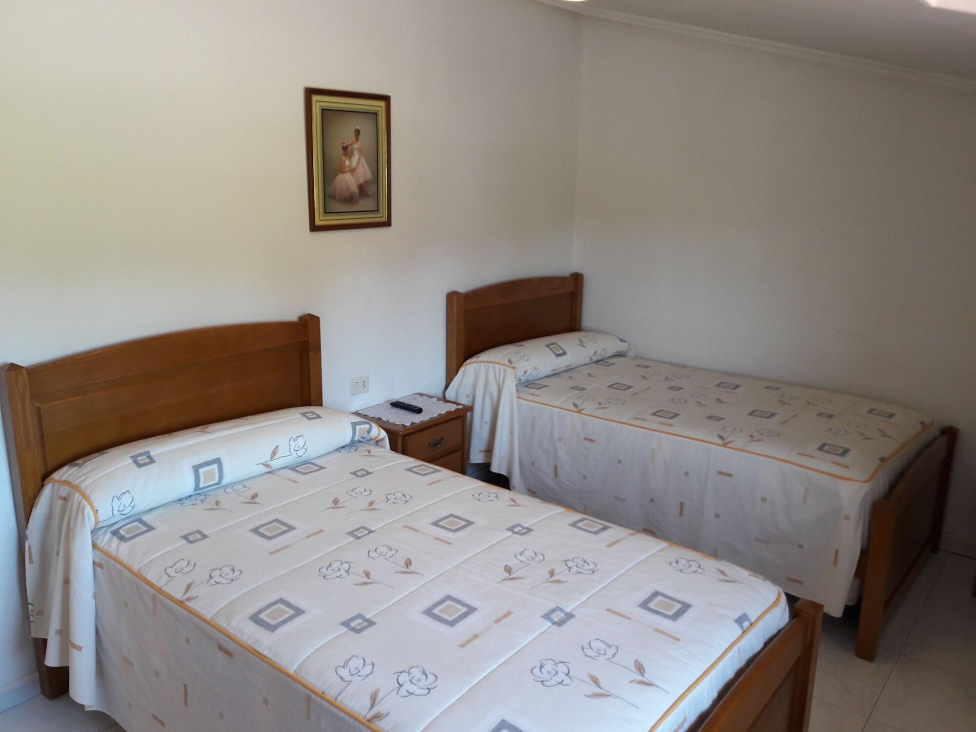 Hostal Sequeiros San Ciprián de Viñas エクステリア 写真