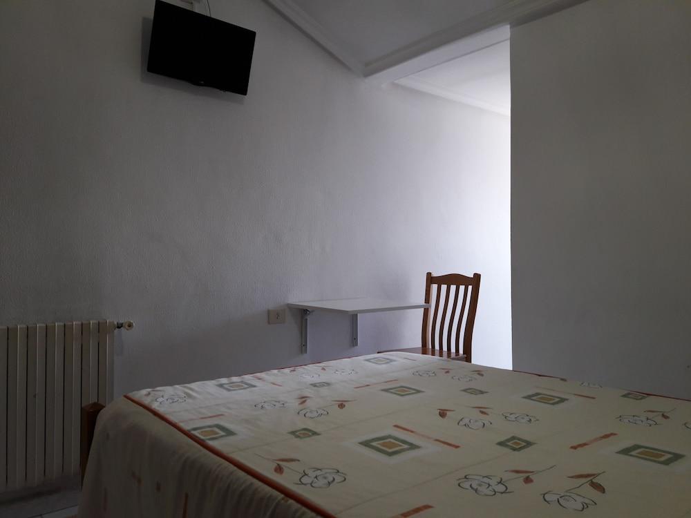 Hostal Sequeiros San Ciprián de Viñas エクステリア 写真